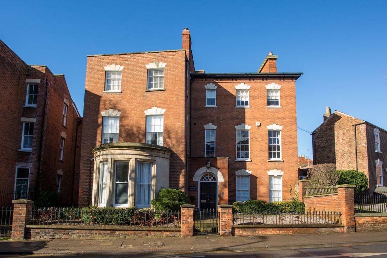 Stylish Apartment Close To Gloucester Quays & Docks Exterior photo